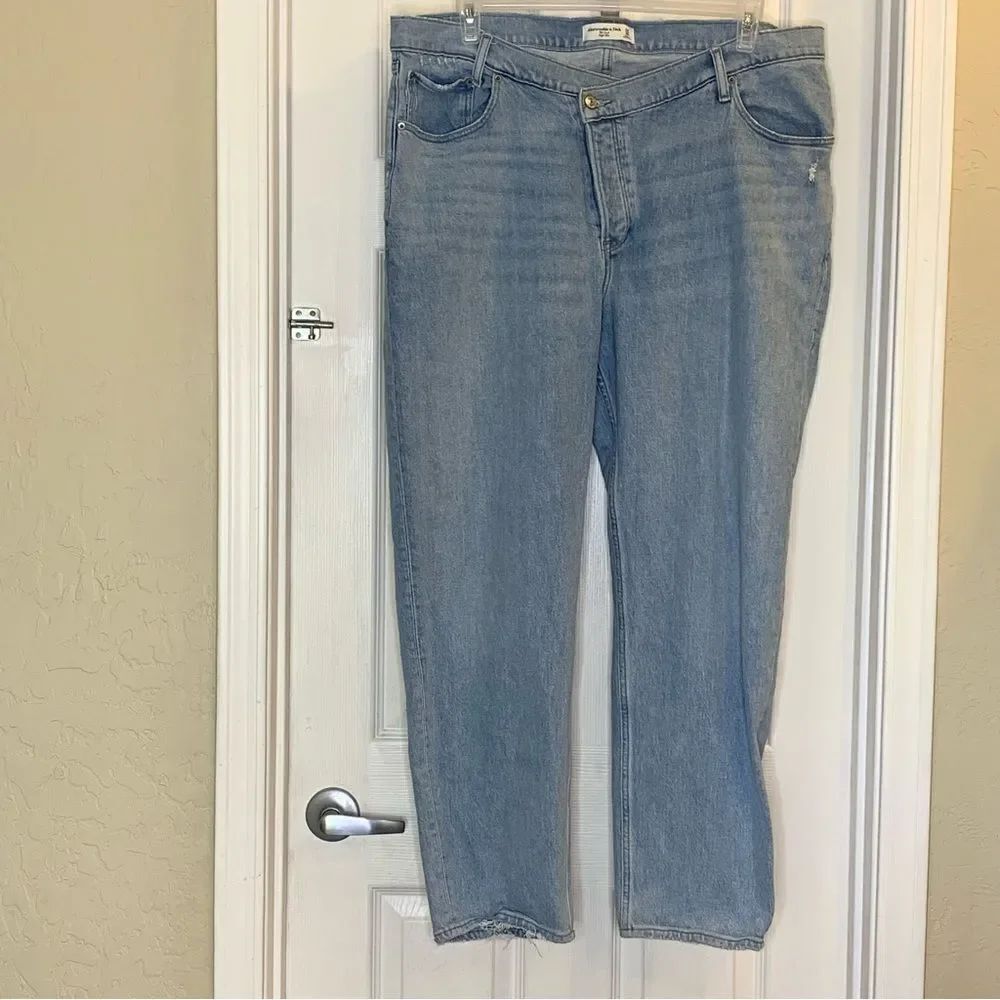 ABERCROMBIE & FITCH The Dad High Rise Fold Over Waist Size 18R